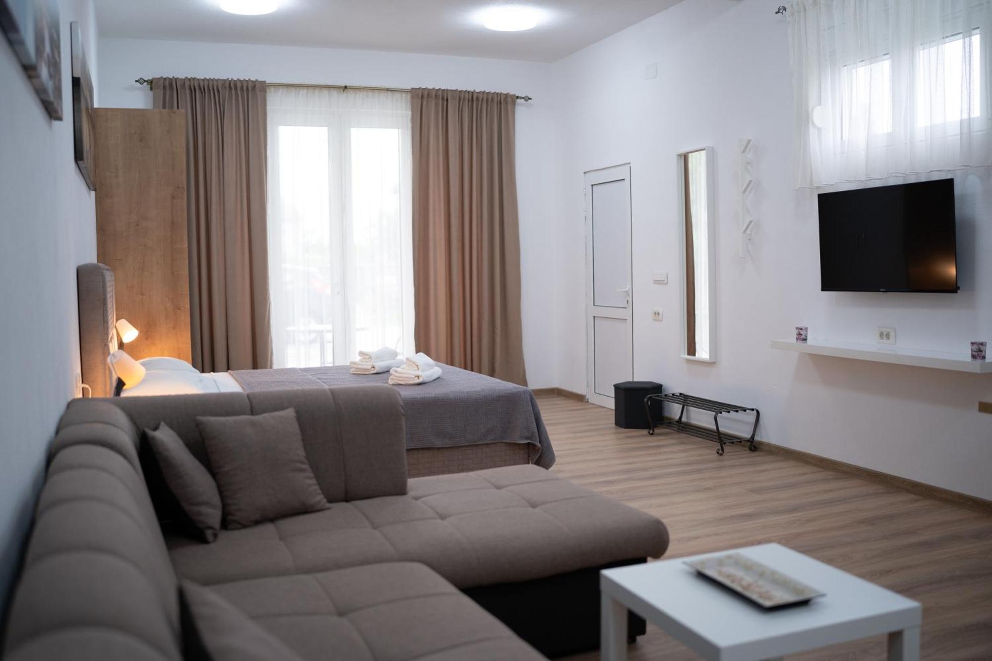 Dane Apartment Airport Podgorica Mitrovici  Bagian luar foto